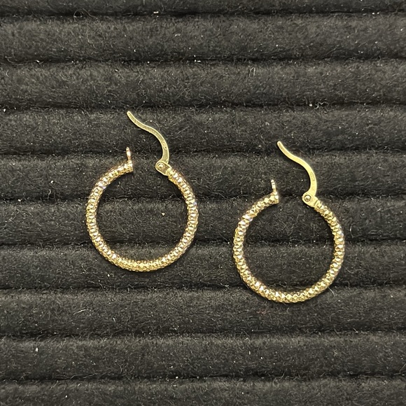 18K SAUDI GOLD HOOPS EARRINGS - Picture 3 of 4